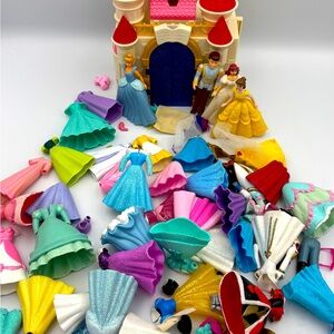 Disney Princess MagiClip Clip Polly Pocket doll Over 50 Pcs 3 Dolls + Castle Lot